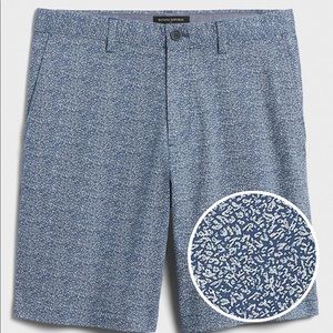 Banana Republic Stretch “Aiden” Short (NWT)